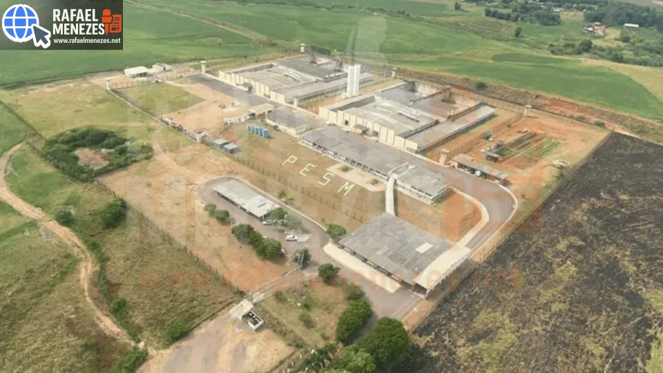 Dupla é presa após tentativa de arremessar drogas para dentro da Penitenciária Estadual de Santa Maria