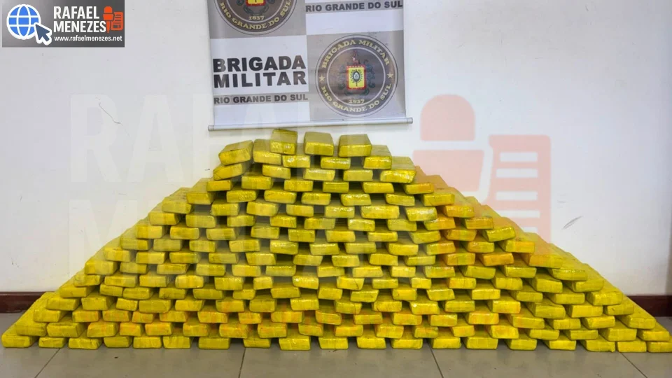 Dois homens são presos com cerca de 110 quilos de maconha na RSC-377 em Santiago