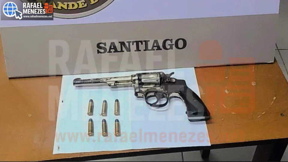 Jovem é preso com revólver durante abordagem da Brigada Militar em Santiago