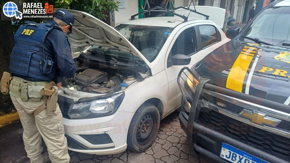 PRF recupera Voyage furtado com placas clonadas e prende motorista em Santa Maria