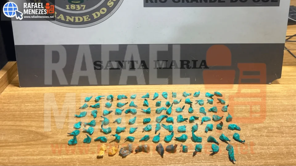 Adolescente é apreendida com quase 90 pedras de crack no Beco da Tela em Santa Maria