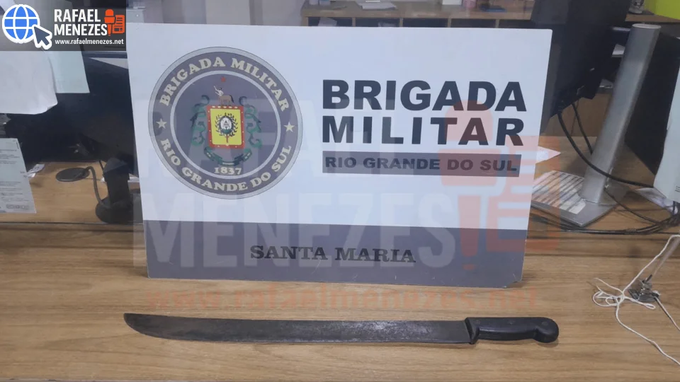 Adolescente é apreendido com facão durante abordagem da Brigada Militar no Centro de Santa Maria
