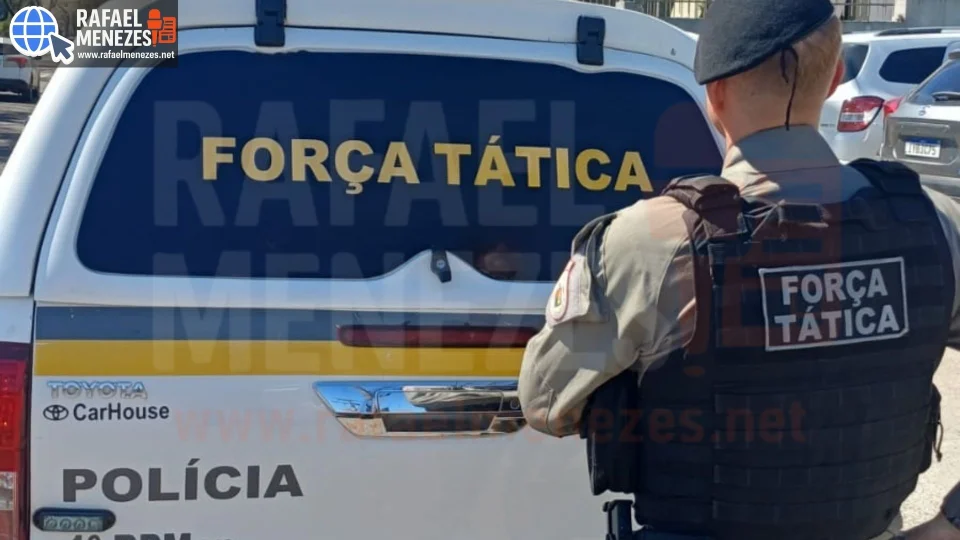 Homem foragido é preso pela Força Tática durante patrulhamento no Centro de Santa Maria