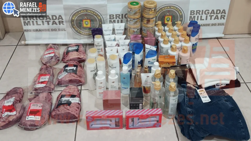 Abordagem do Pelotão Rodoviário da BM termina com três presos e apreensão de mercadorias sem comprovação em Santa Maria
