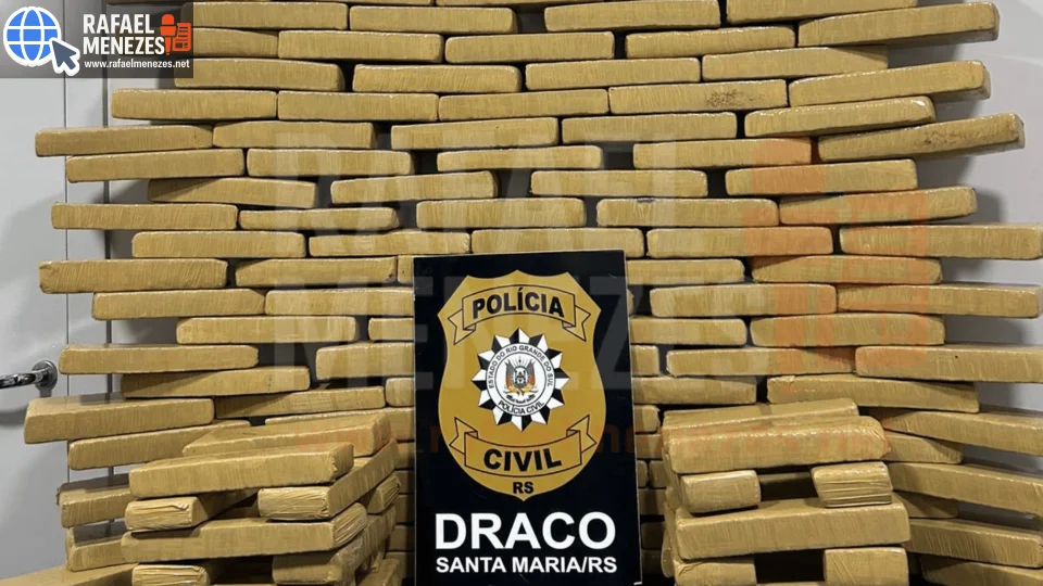 Draco e PRF apreendem quase 110 Kg de maconha e prendem dois em Santa Maria