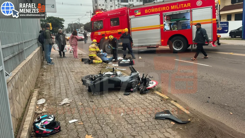 Mulher é atropelada por motocicleta na Rua Eulides da Cunha