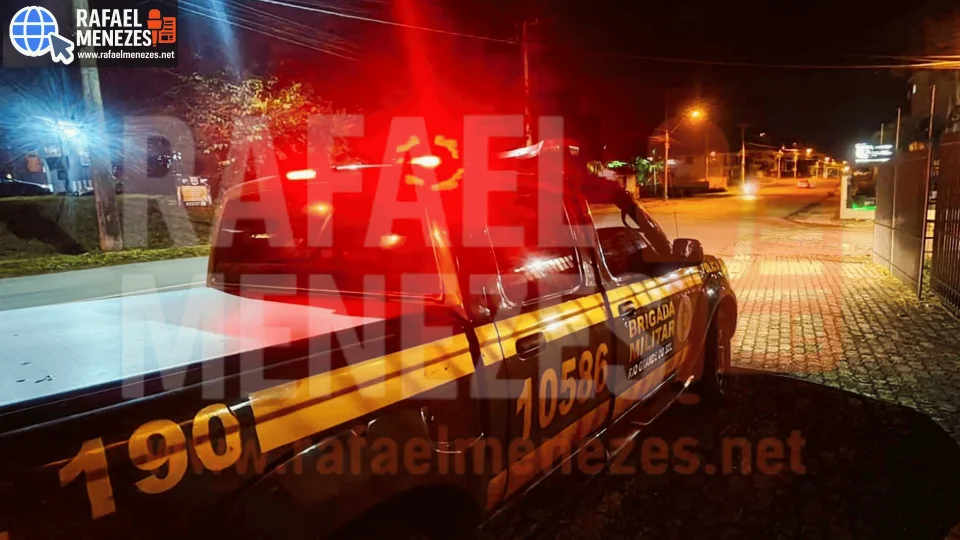 Motorista embriagado bate caminhonete contra muro de residência na Nova Santa Marta em Santa Maria