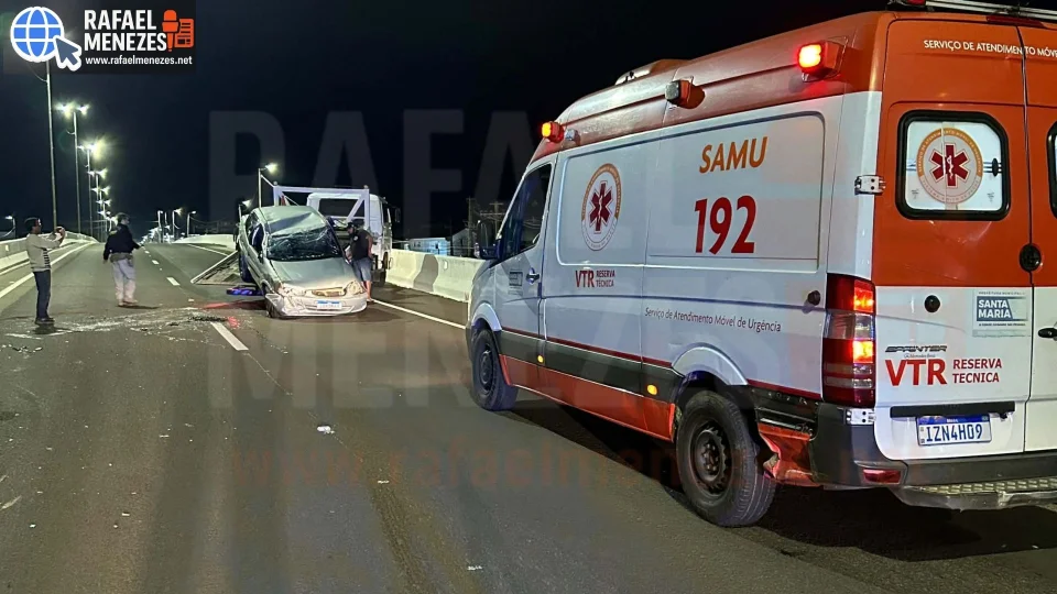 Colisão traseira seguida de capotamento deixa motorista ferido na BR-287, em Santa Maria