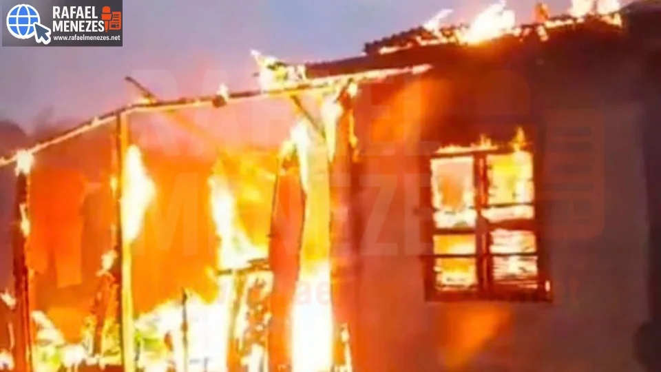 Raio atinge residência e provoca incêndio no interior de Formigueiro