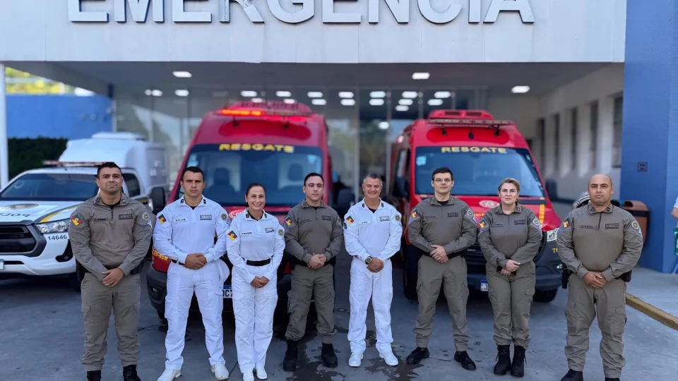 Hospital da Brigada Militar de Santa Maria recebe ambulância doada pelo Corpo de Bombeiros