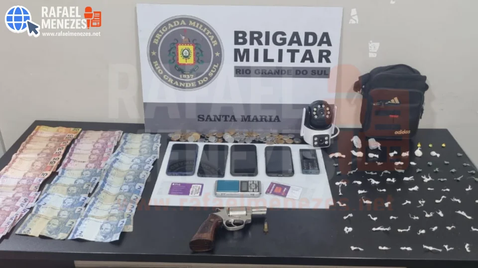 Adolescente de 16 anos é apreendido com arma, drogas e munições em Santa Maria