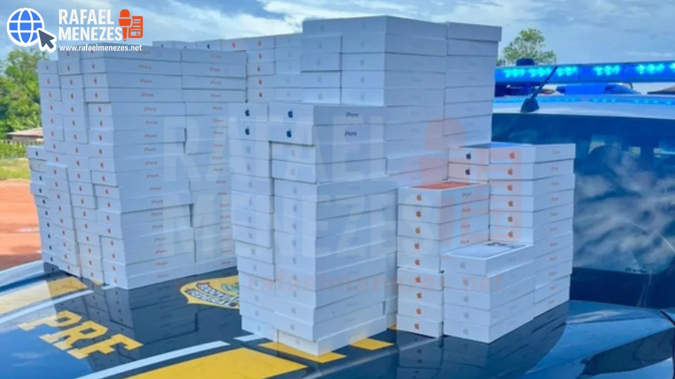 PRF apreende mais de R$ 5 milhoes em iphones escondidos em fundo falso de caminhonete BR-174