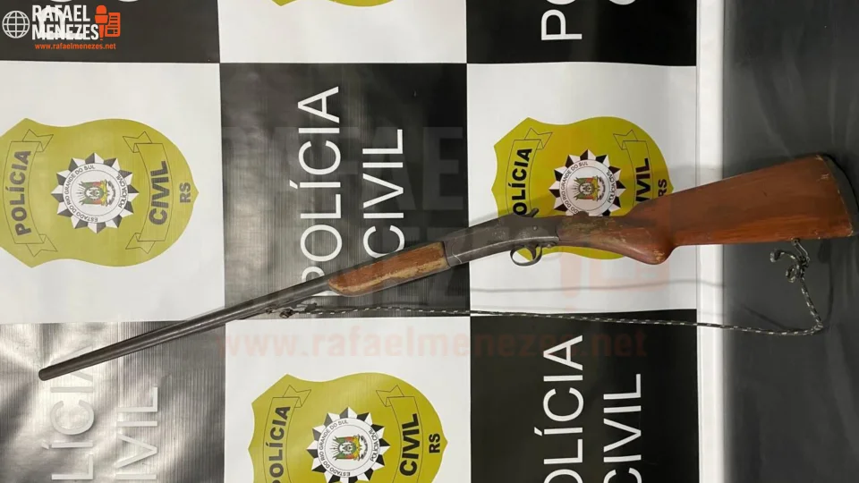 Homem é alvo de mandado e tem espingarda apreendida em Pinhal Grande