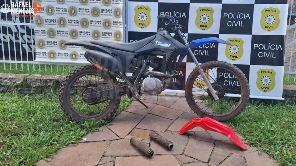 Motocicleta furtada é recuperada em ação conjunta da Polícia Civil e Brigada Militar em Pinhal Grande