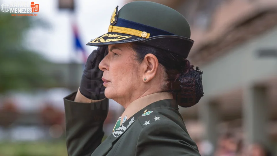 Primeira mulher general do Exército assume comando do Hospital Militar de Área de Brasília