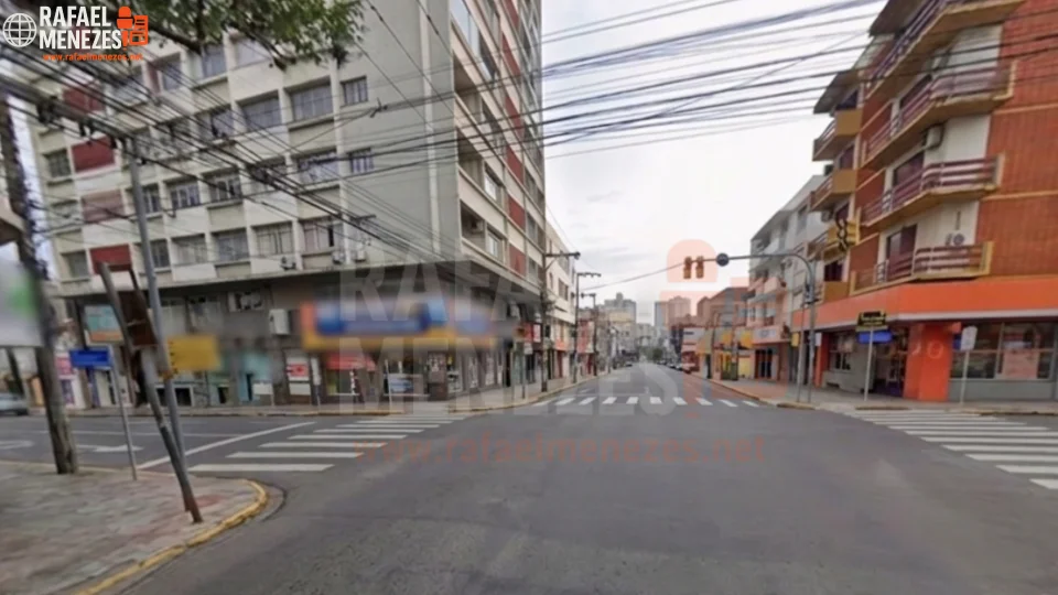 Morador em situação de rua é agredido com faca e pauladas no Centro de Santa Maria