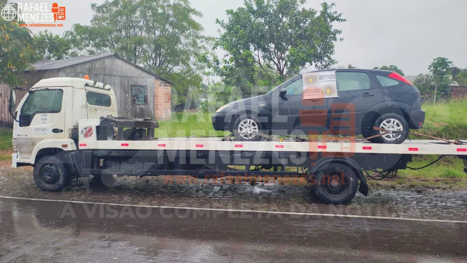 Brigada Militar recupera carro roubado em Santa Maria e detém dois suspeitos após abordagem em São Vicente do Sul