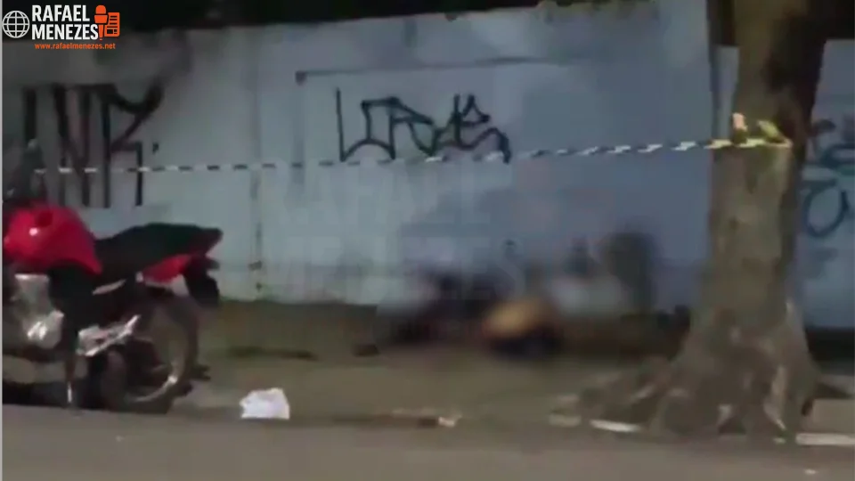 Homem morre após troca de tiros e três pessoas ficam feridas no centro de Santa Maria