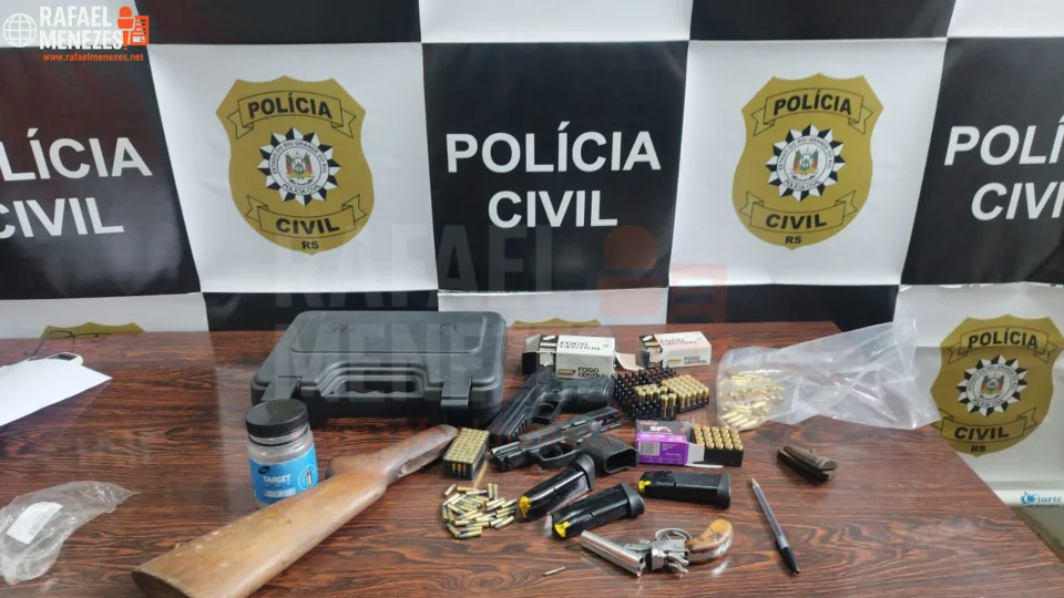 Dupla é presa com armas e munições em Júlio de Castilhos