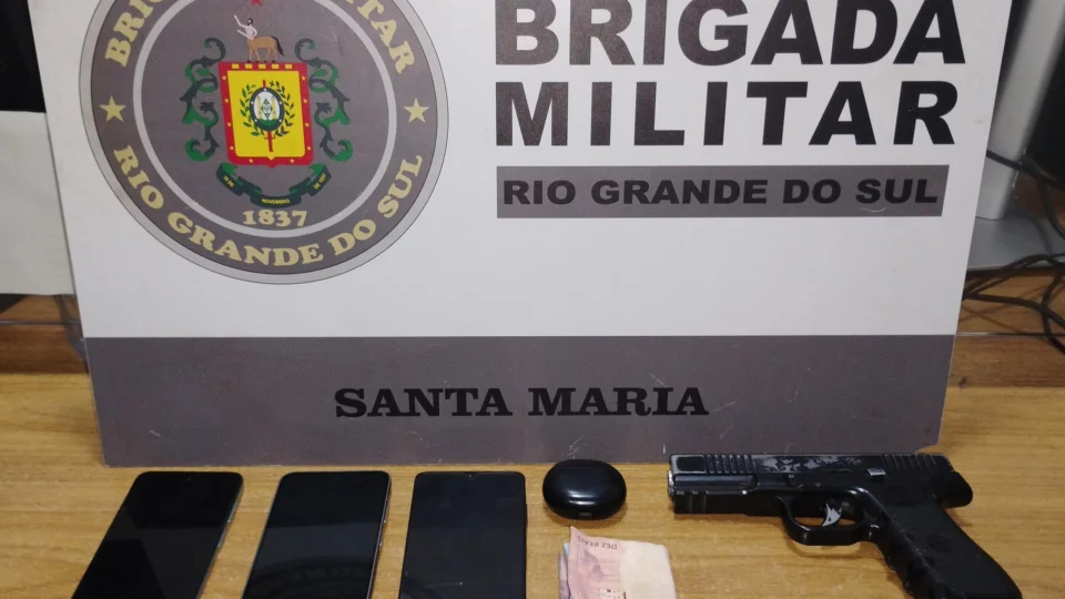 Brigada Militar apreende adolescentes por roubo e prende foragido em Santa Maria