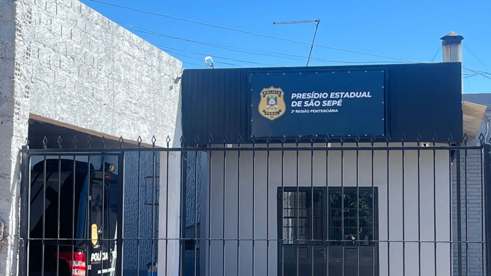 Jovem é preso por descumprimento de medida protetiva em São Sepé