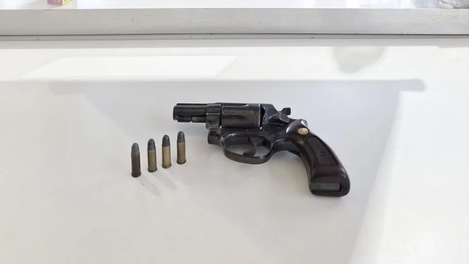 Homem é preso por porte ilegal de arma em São Gabriel