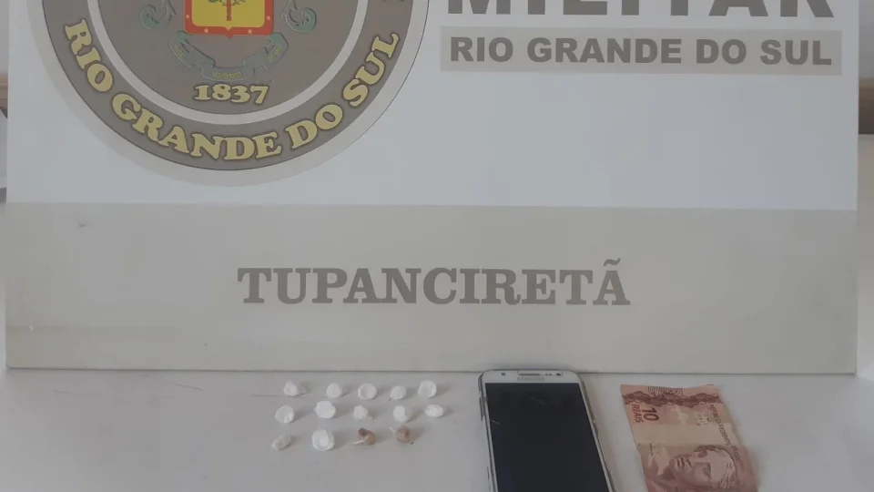 Homem é detido com porções de droga após tentar fugir da Brigada Militar em Tupanciretã