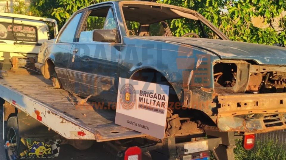Homem é preso por receptação após ser flagrado com veículo furtado sendo desmanchado em Santa Maria