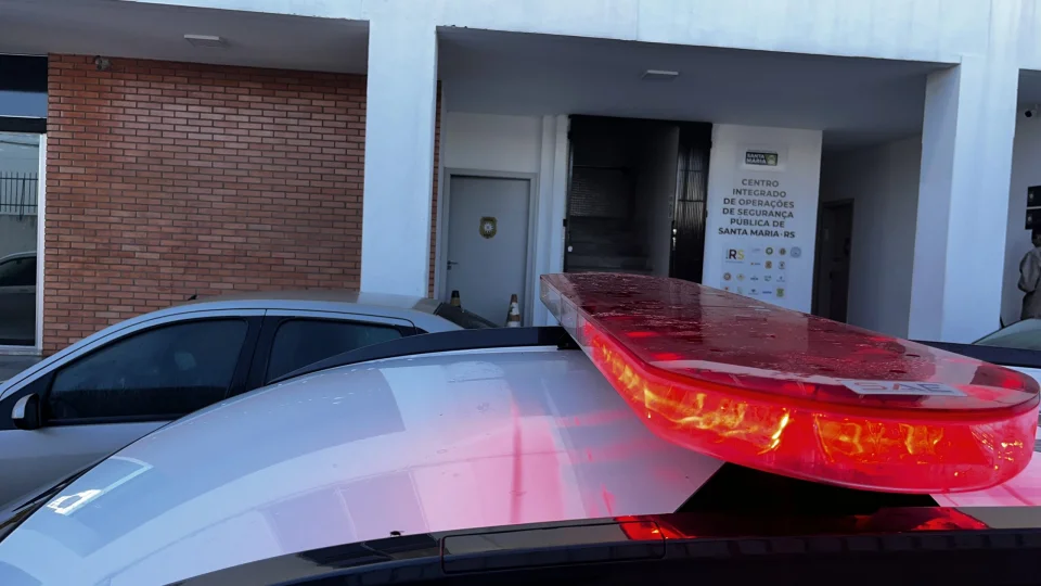 Foragido da Justiça é preso pela Brigada Militar após ser encontrado dentro de saco de lixo no Centro de Santa Maria