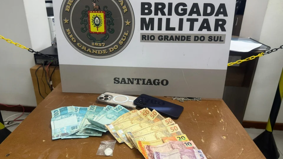 Ação da Brigada Militar resulta em prisões e apreensões em Santiago