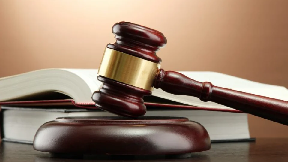 Justiça desclassifica ato infracional análogo a estupro de vulnerável para injúria real envolvendo adolescentes em Santa Maria