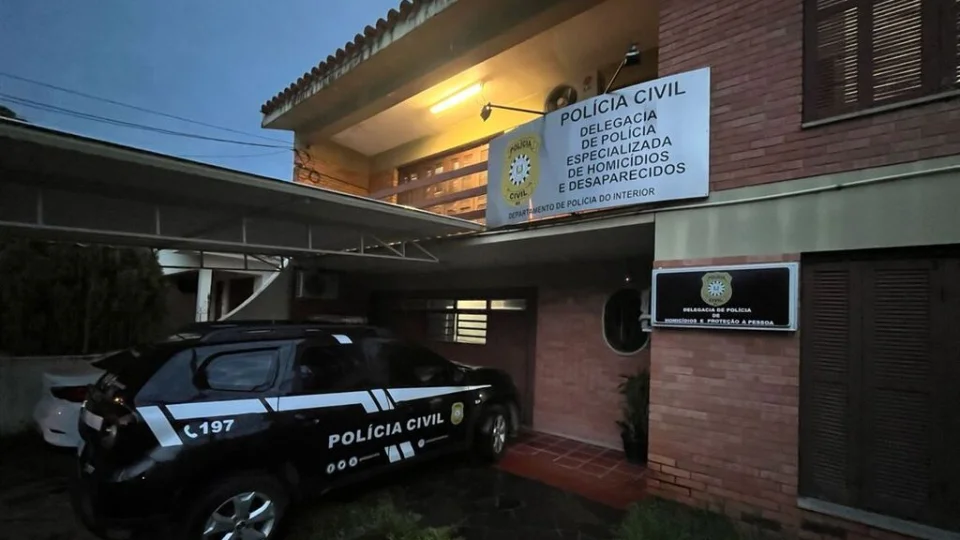 Polícia Civil prende dupla por envolvimento em homicídio de jovem no Bairro Noal motivado por ciúmes de líder de facção