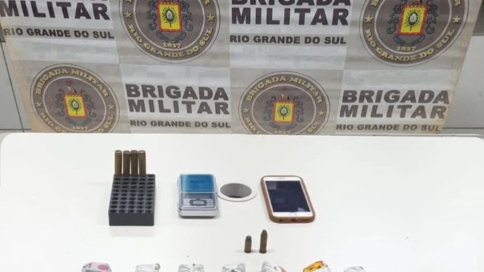Jovem é preso por tráfico de drogas e posse de munições em Cruz Alta