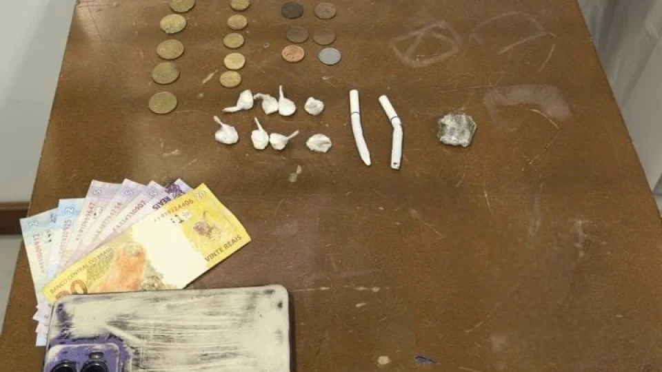 Jovem é preso por posse de drogas em abordagem da Brigada Militar em Santiago