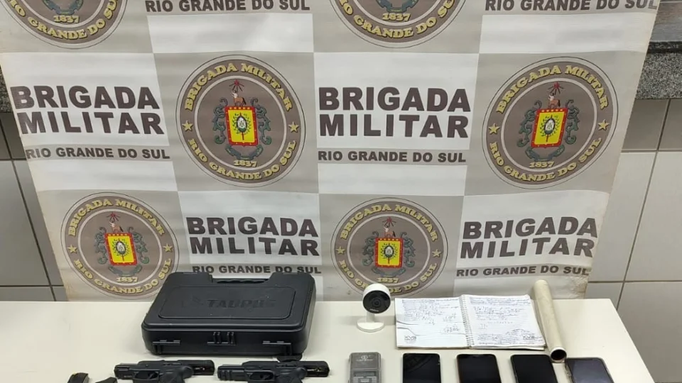 Trio é preso por tráfico de drogas e porte ilegal de arma em Cruz Alta