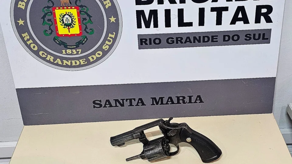 Brigada Militar prende duas mulheres por porte ilegal de arma em Santa Maria