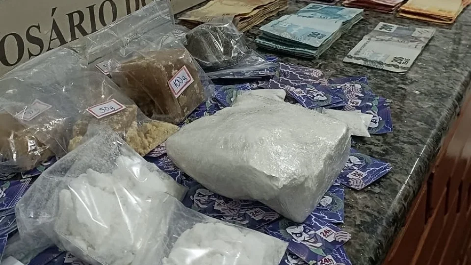 Dois homens são presos e mais de R$ 20 mil em drogas e dinheiro são apreendidos durante operação em Rosário do Sul