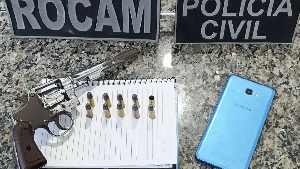 Jovem é preso com revólver durante ação da Polícia Civil e Brigada Militar em Rosário do Sul