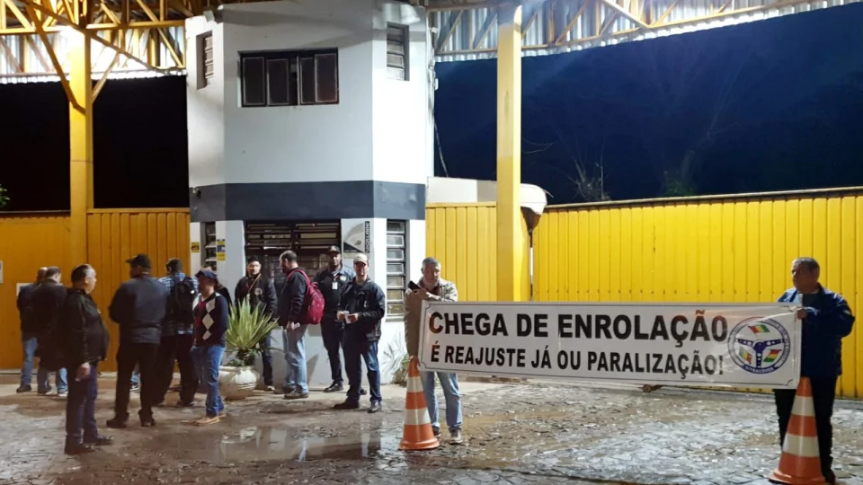 Trabalhadores do transporte urbano de passageiros cobram reajuste salarial e anunciam possibilidade de paralisação
