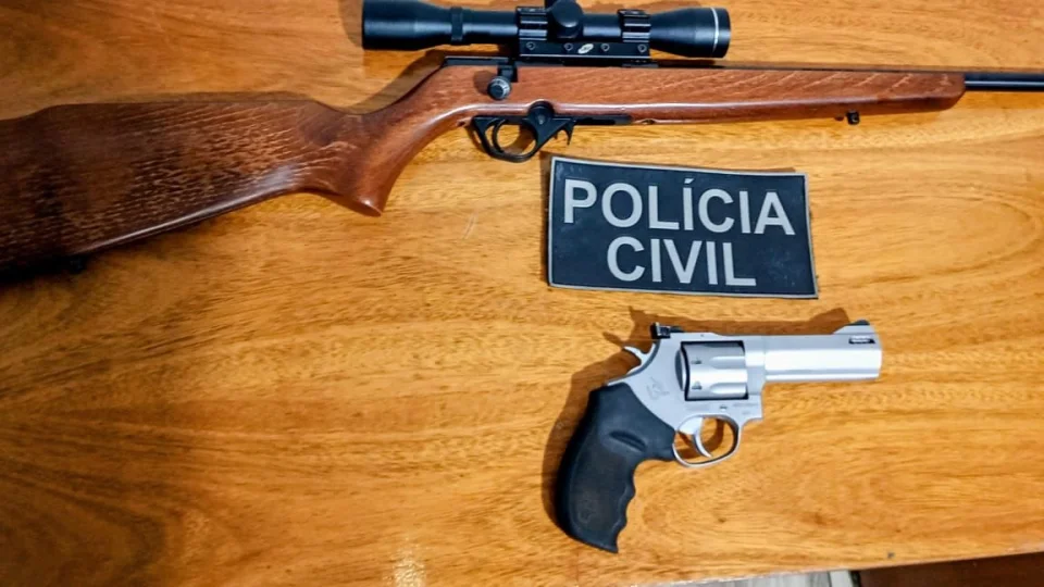Polícia Civil apreende armas durante cumprimento de mandado no interior de Restinga Sêca