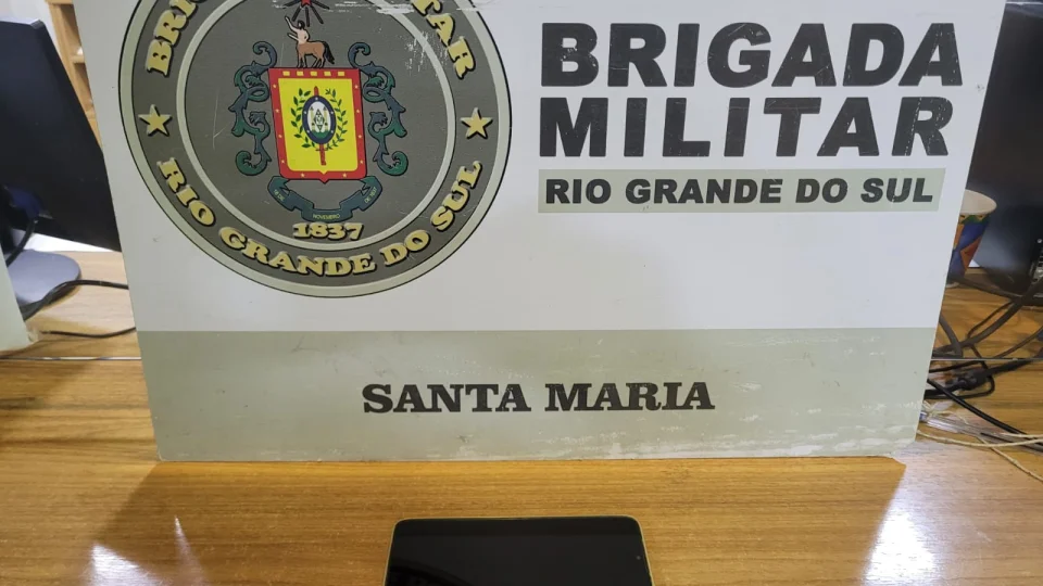 Mulher é presa após tentar roubar celular de idoso em Santa Maria