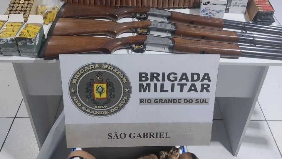 Dois homens são presos por crime ambiental e porte ilegal de arma em São Gabriel