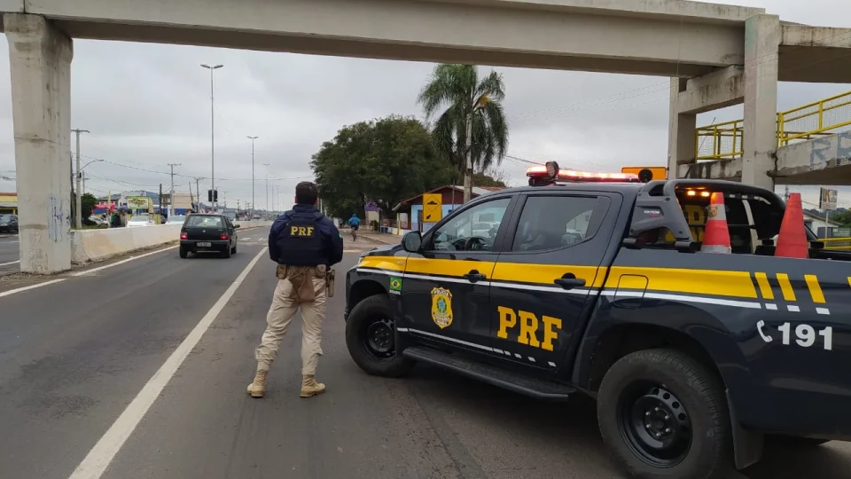Homem morre após ser atropelado por caminhão na BR-287, em Santa Maria