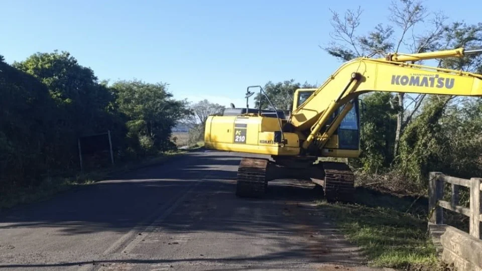 Iniciam as obras de reconstrução da ERS-241 entre São Francisco de Assis e São Vicente do Sul