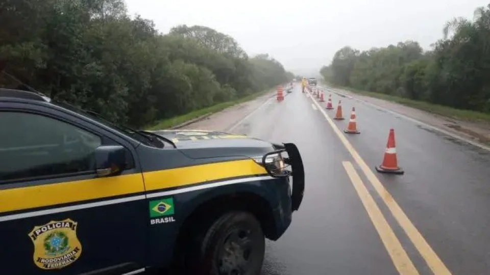 Rodovias Federais no RS: Nove trechos seguem com bloqueios totais ou parciais — confira a situação