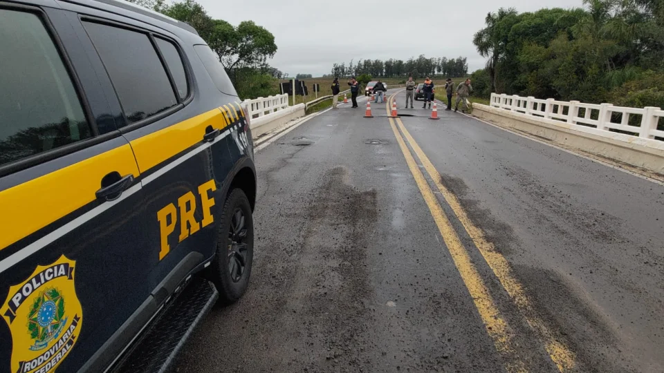BR-287 volta a ser totalmente bloqueada entre Jaguari e São Vicente do Sul após nova erosão na ponte sobre o Arroio Divisa
